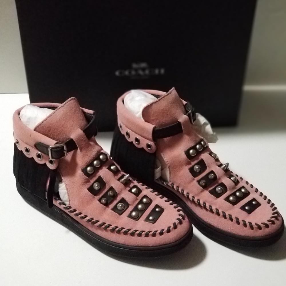 COACH Roccasin Cut Out Sneaker in : Pink/Black